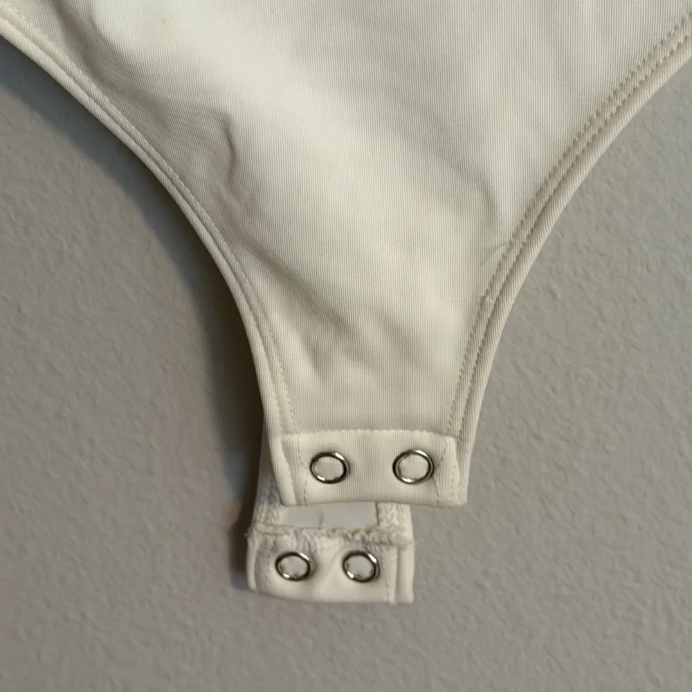 Nine West Women's Large Cream Bodysuit - Picture 5 of 7